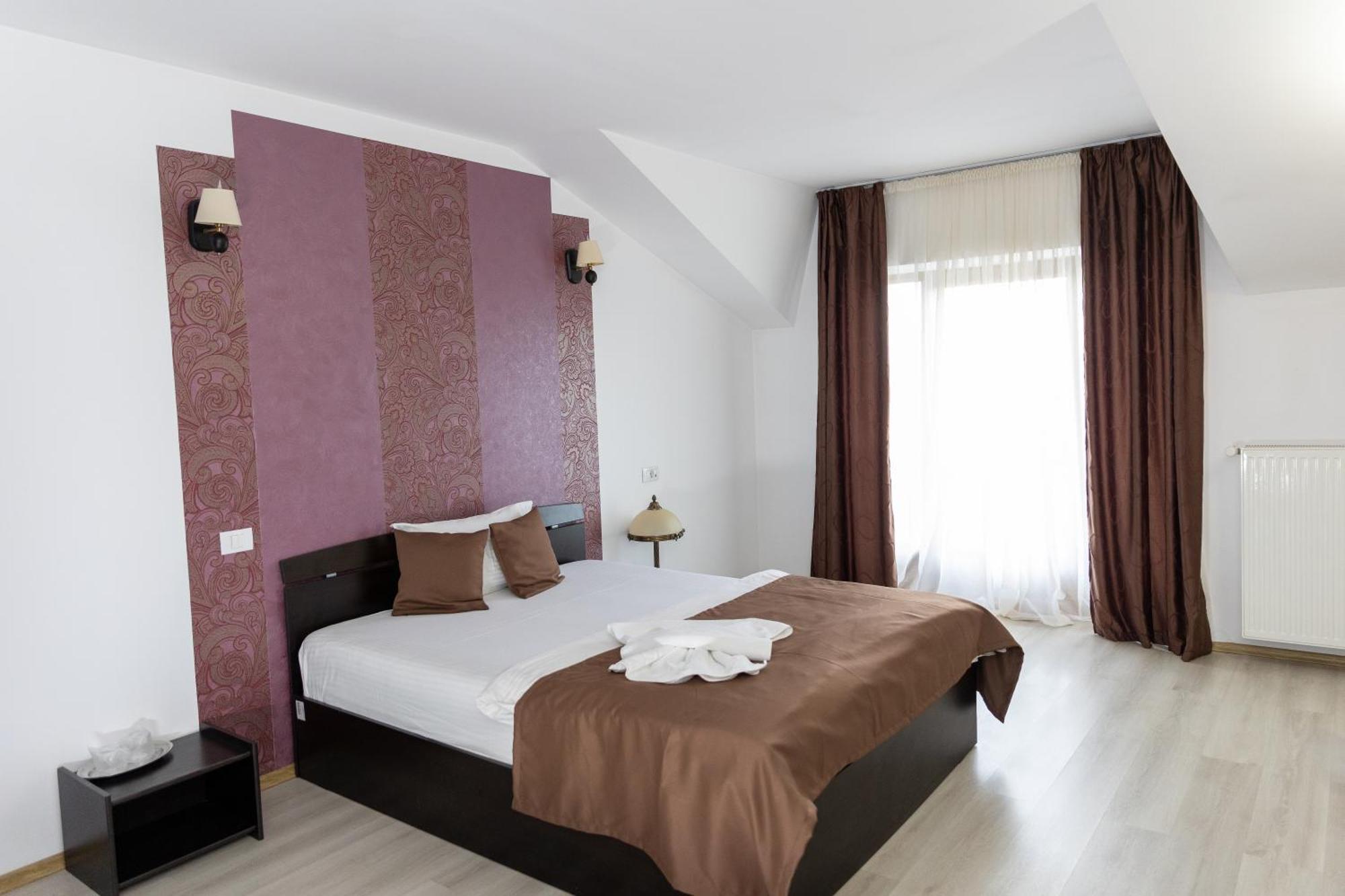 Hotel Rodiv Gaesti Екстер'єр фото