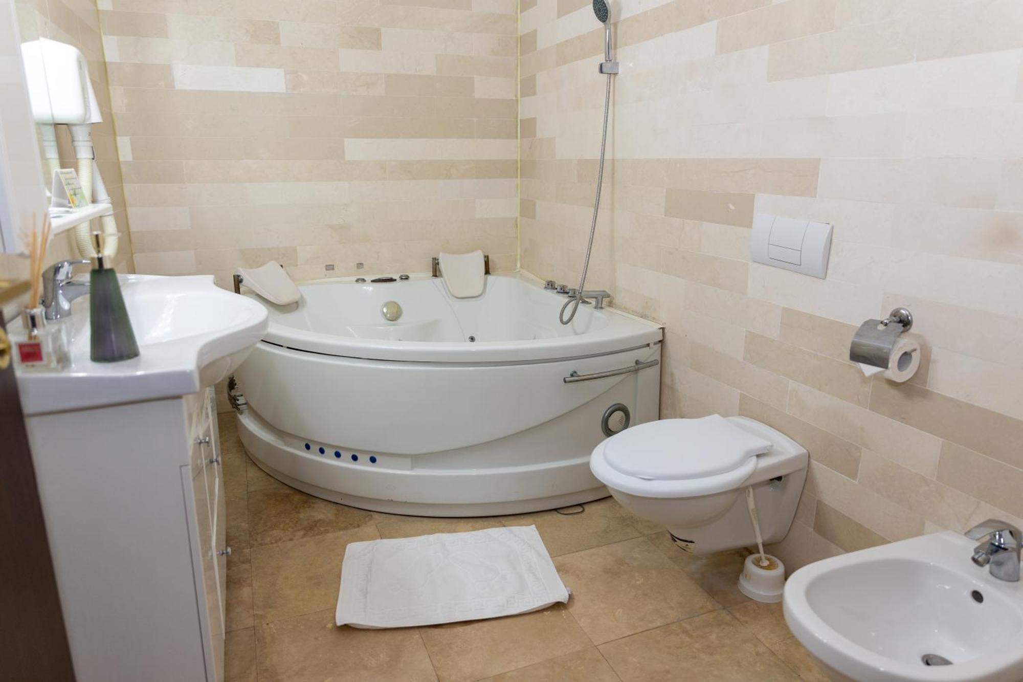 Hotel Rodiv Gaesti Екстер'єр фото