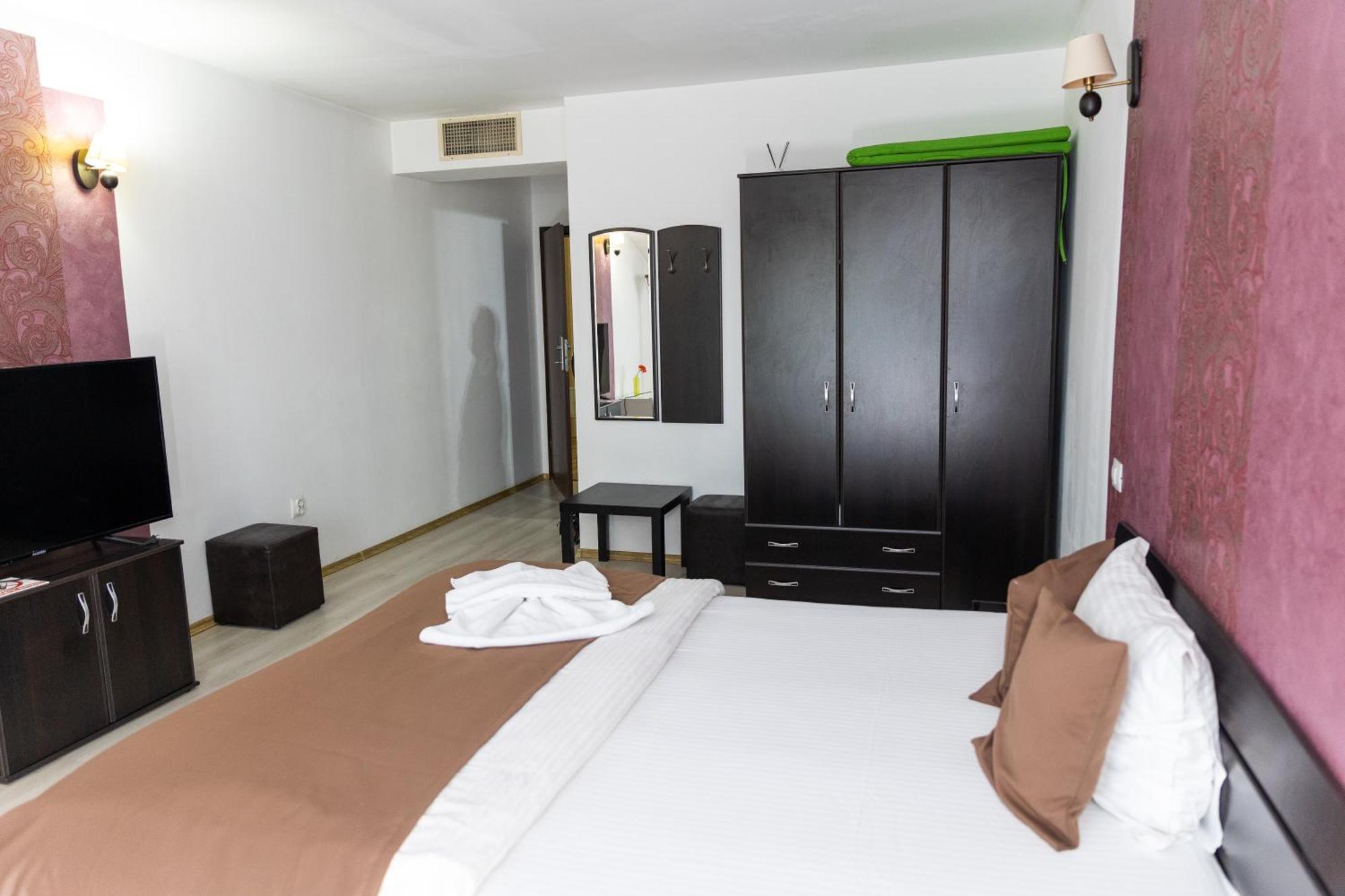 Hotel Rodiv Gaesti Екстер'єр фото