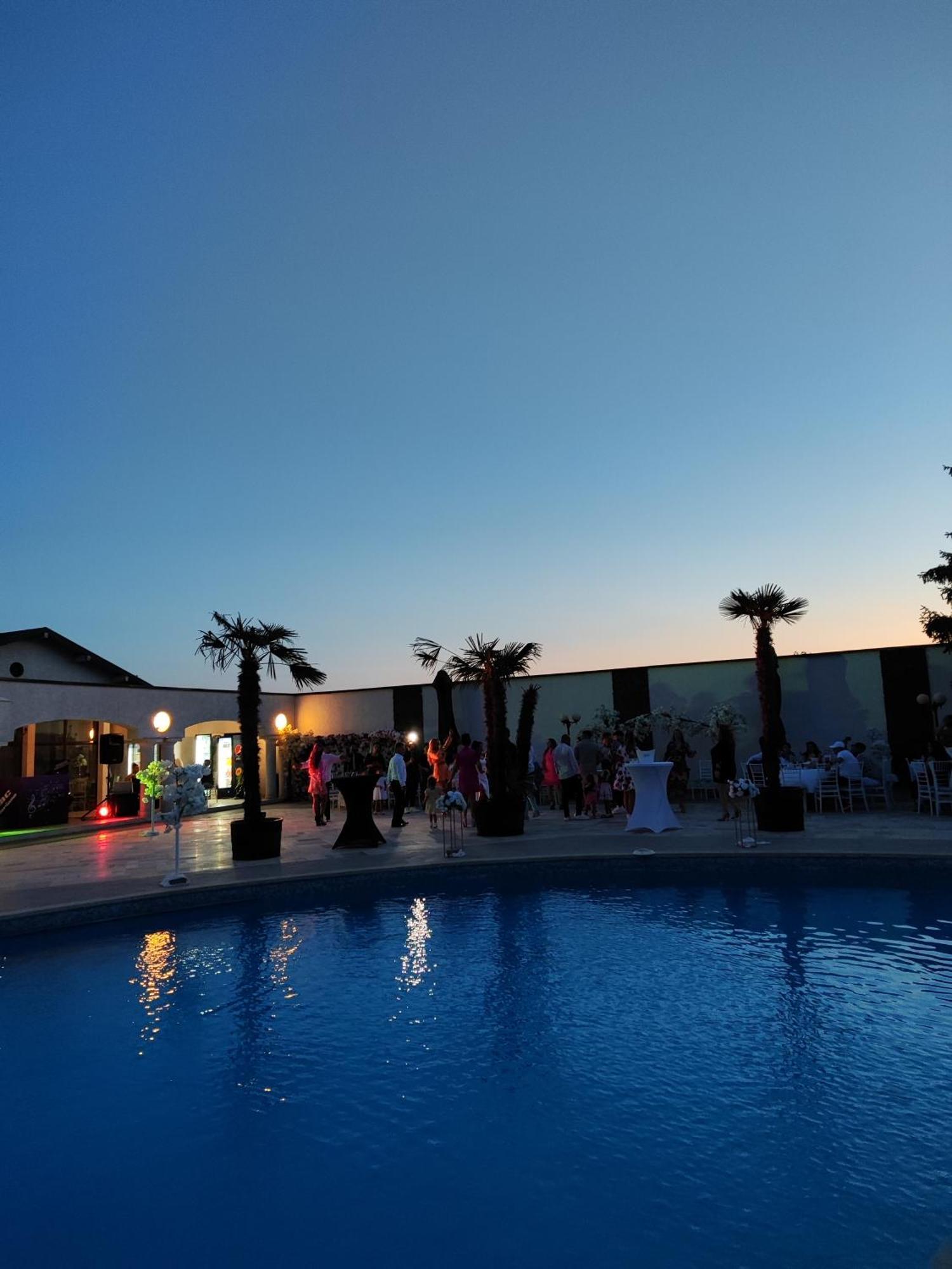 Hotel Rodiv Gaesti Екстер'єр фото