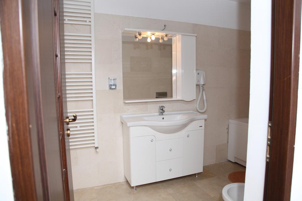 Hotel Rodiv Gaesti Екстер'єр фото